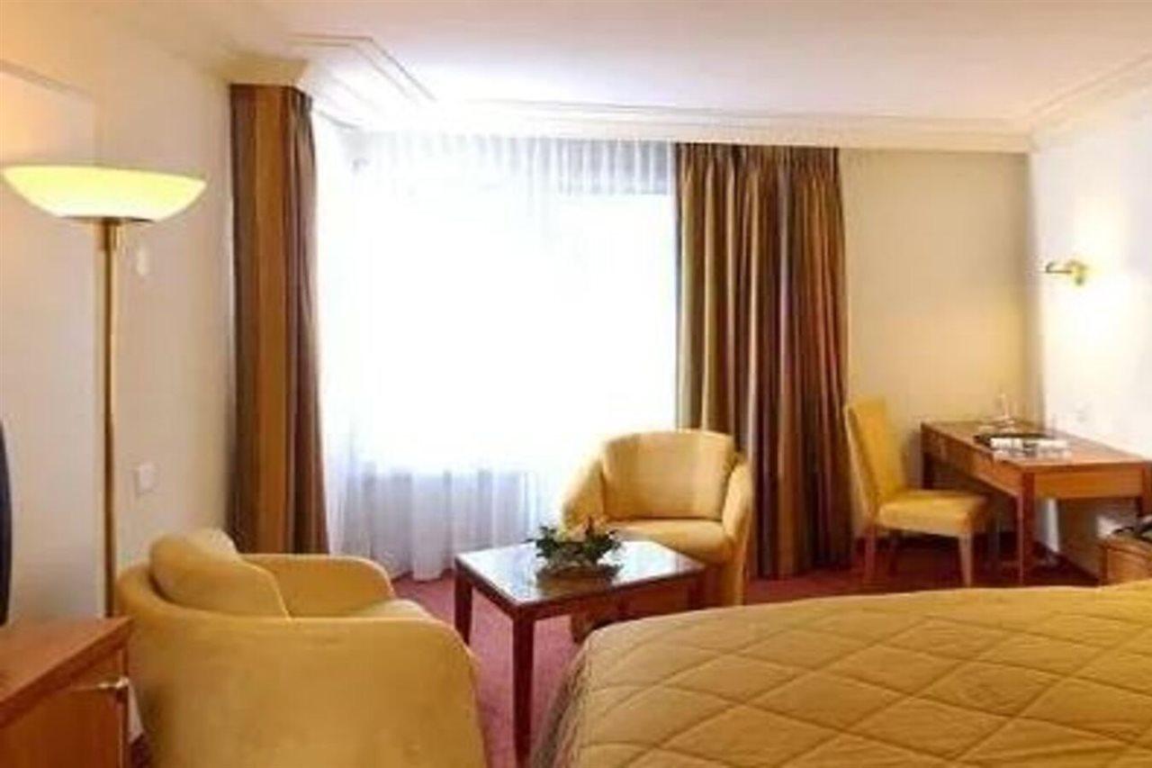 Kongress Hotel Давос Экстерьер фото
