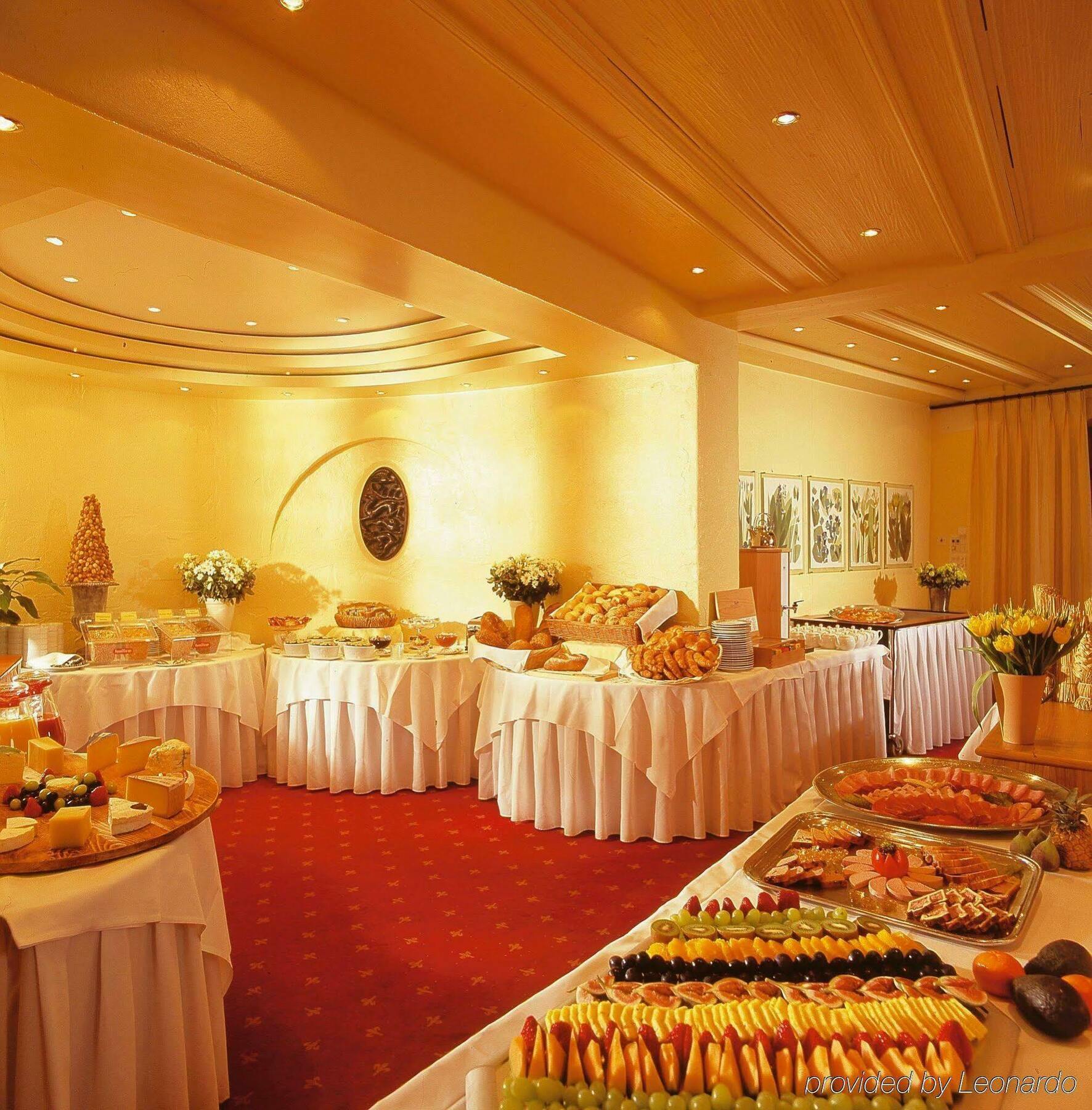 Kongress Hotel Давос Ресторан фото